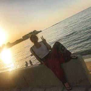 Meet your Posher, Alexia